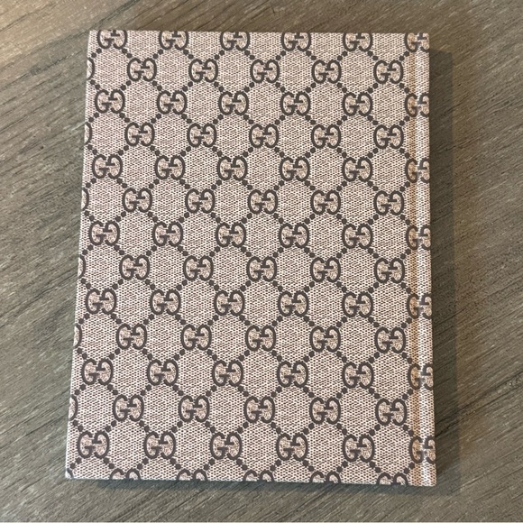 NIP “MY GUCCI BOOK” Journal Gucci x Oggi Magazine 2017 Japan Exclusive - Picture 4 of 16